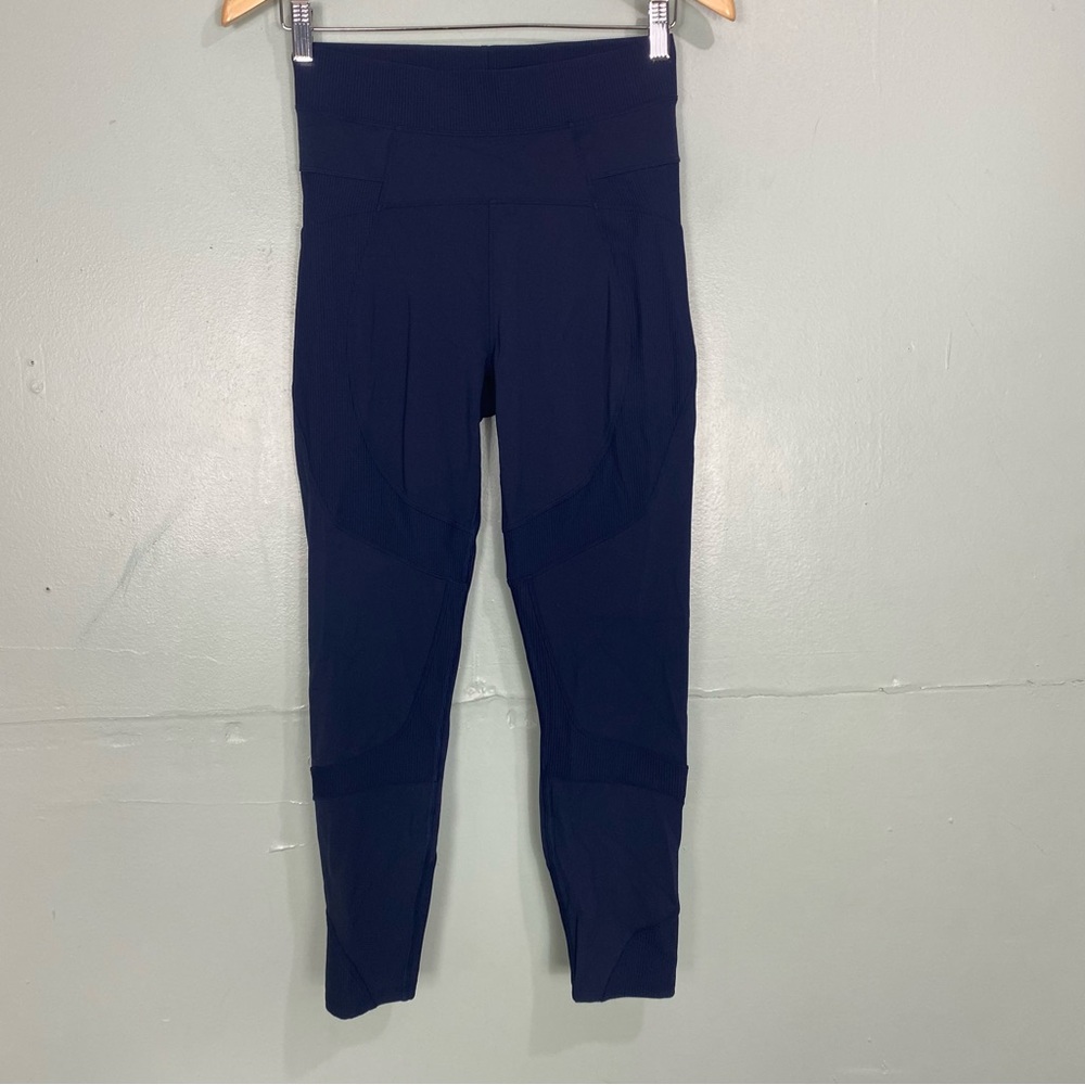 Lululemon Ambition Tight Leggings Sz 6?? Missing Size Blue Back Spell Out‎ 25”